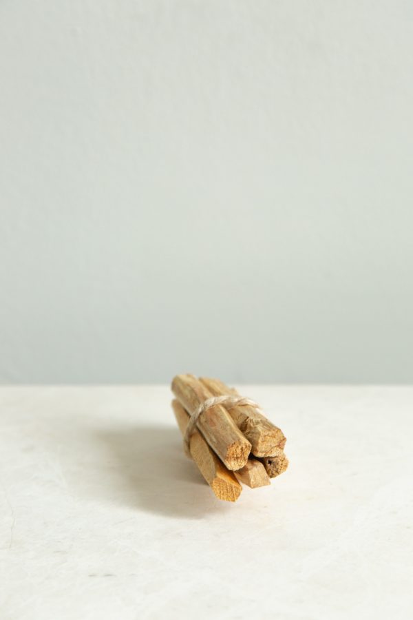 Set of 5 Sustainably Sourced Palo Santo Sticks